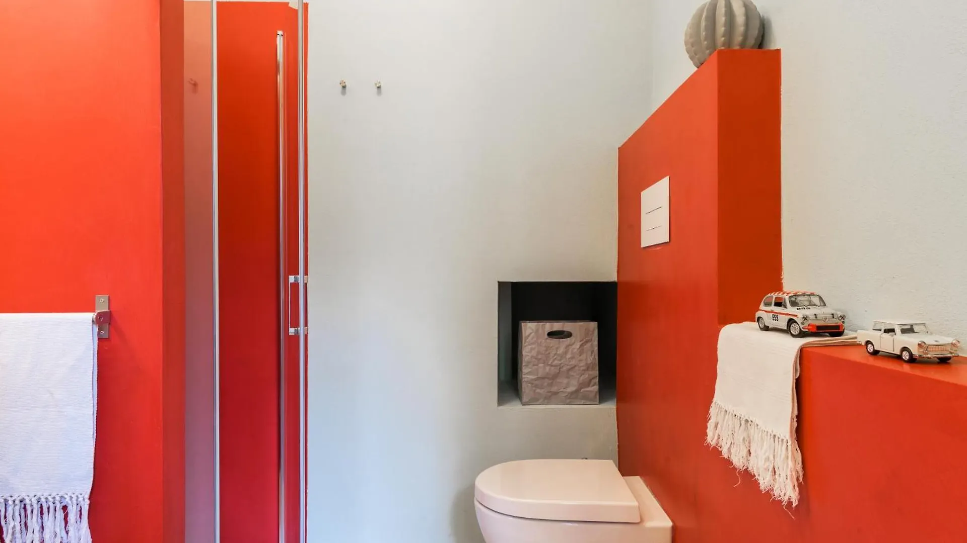Duomo Luxury Suite - House Of Travelers Como 0*,  Italië